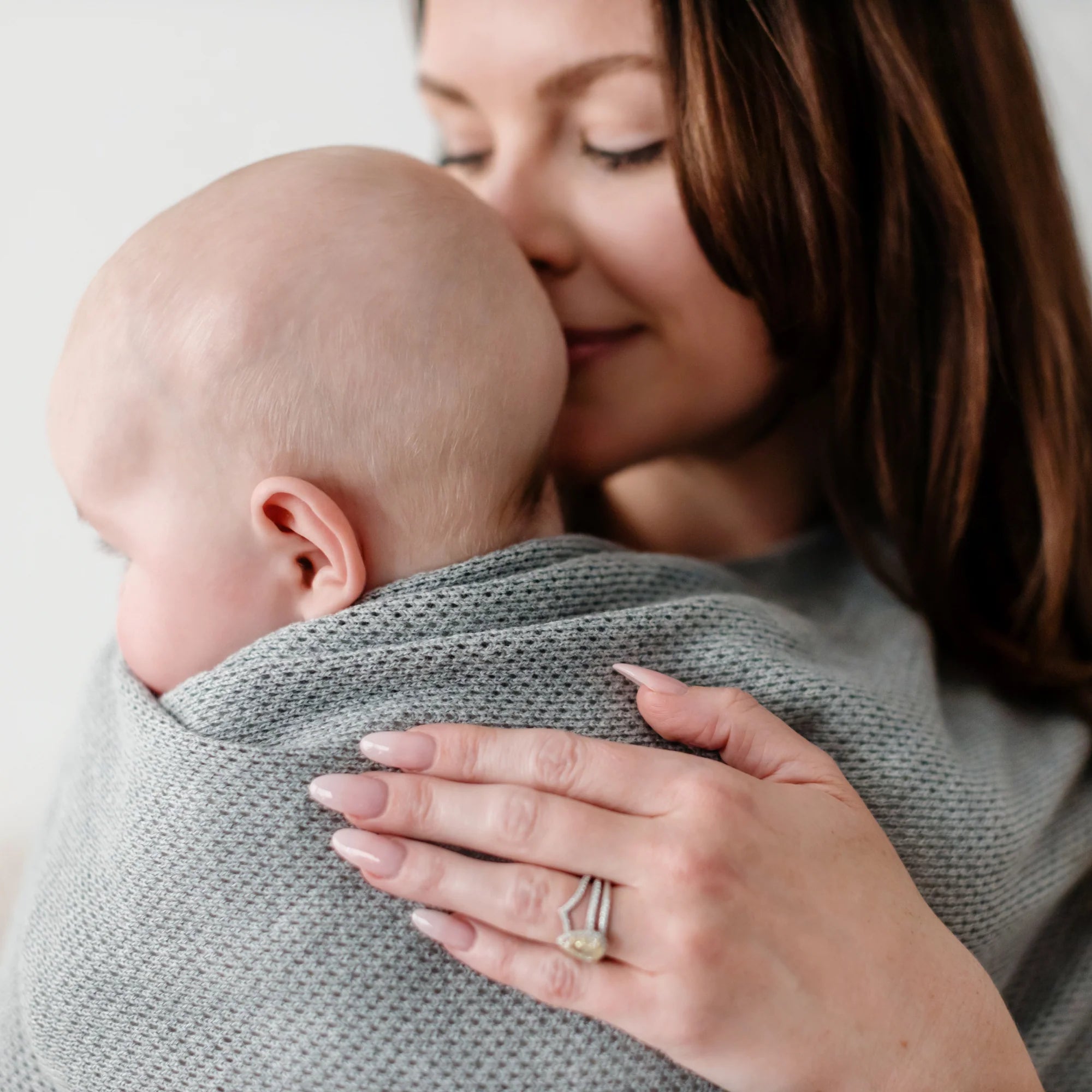 Pristine Nursing Cover